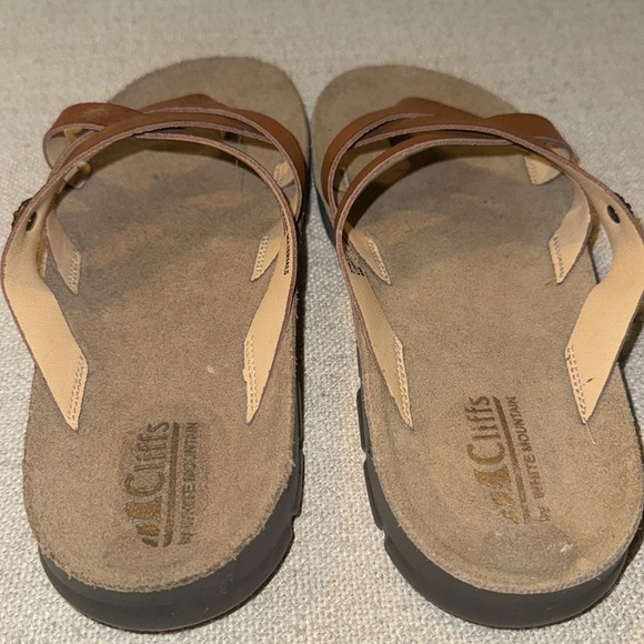 CLIFFS WHITE MOUNTAIN Womens Strappy Slip On Brown size US 8. EUC - Picture 6 of 10